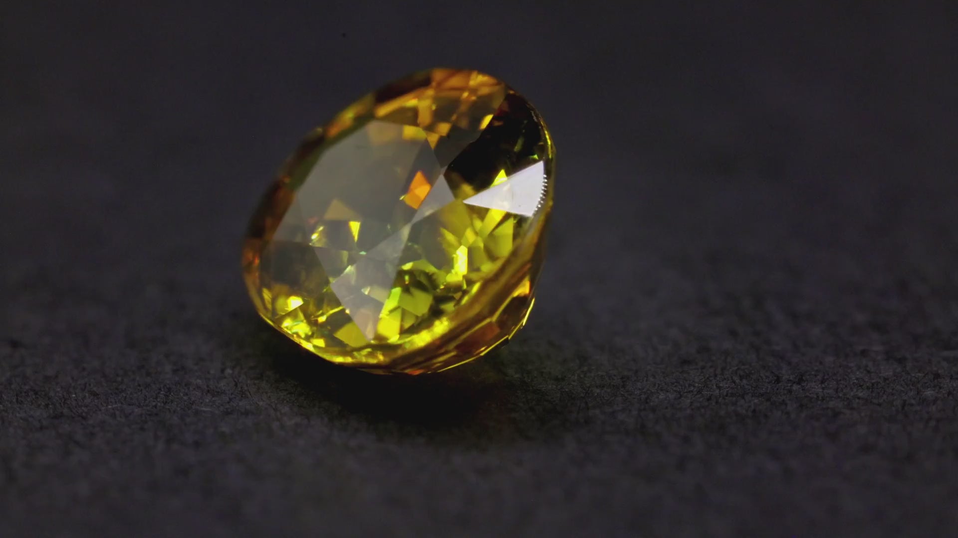 3.01 ct vintage golden yellow sapphire, oval, view 2