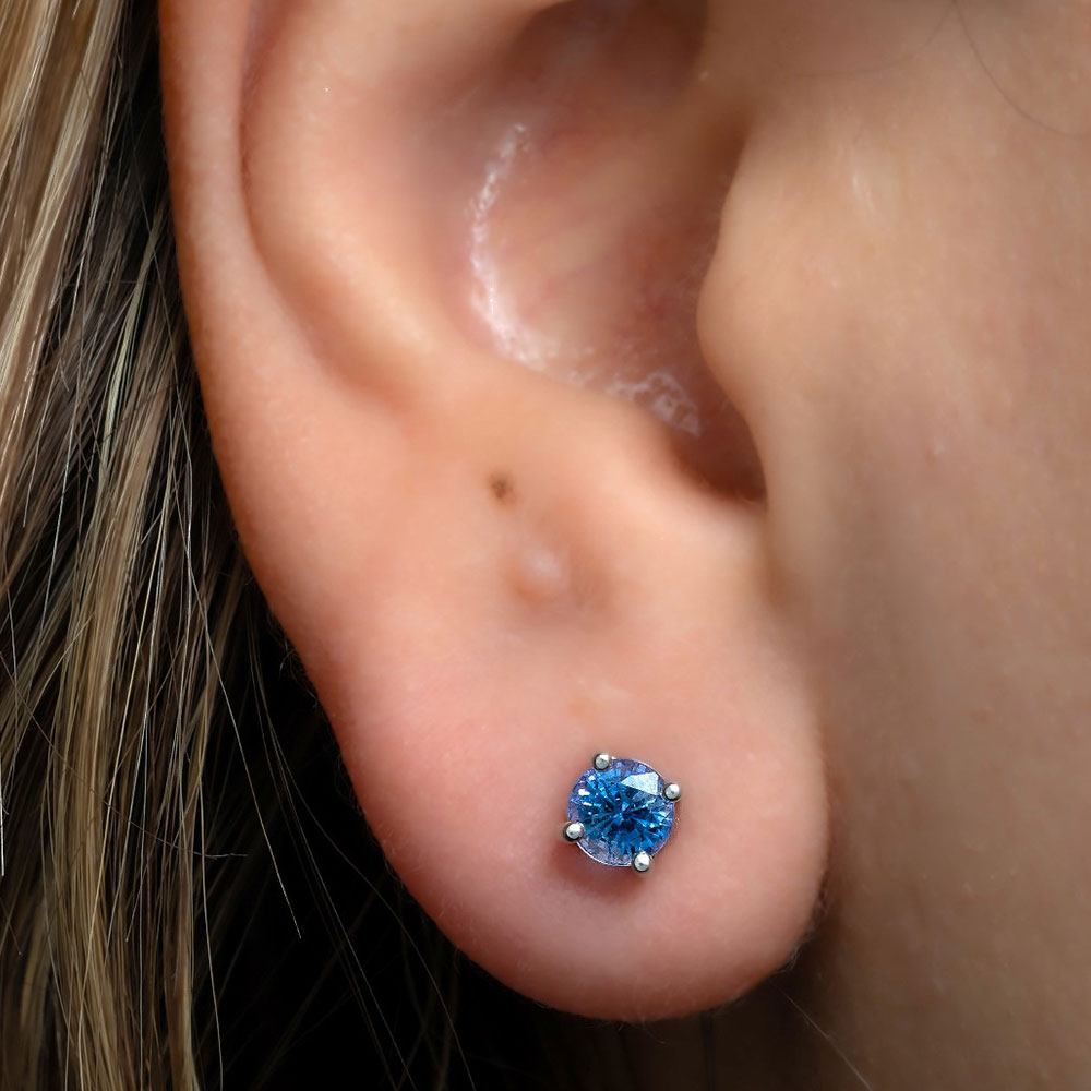 britney_blue_sapphire_earrings_white_02 britney_blue_sapphire_earrings_white