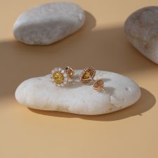 gleaming_yellow_sapphire_diamond_stud_earrings_yellow