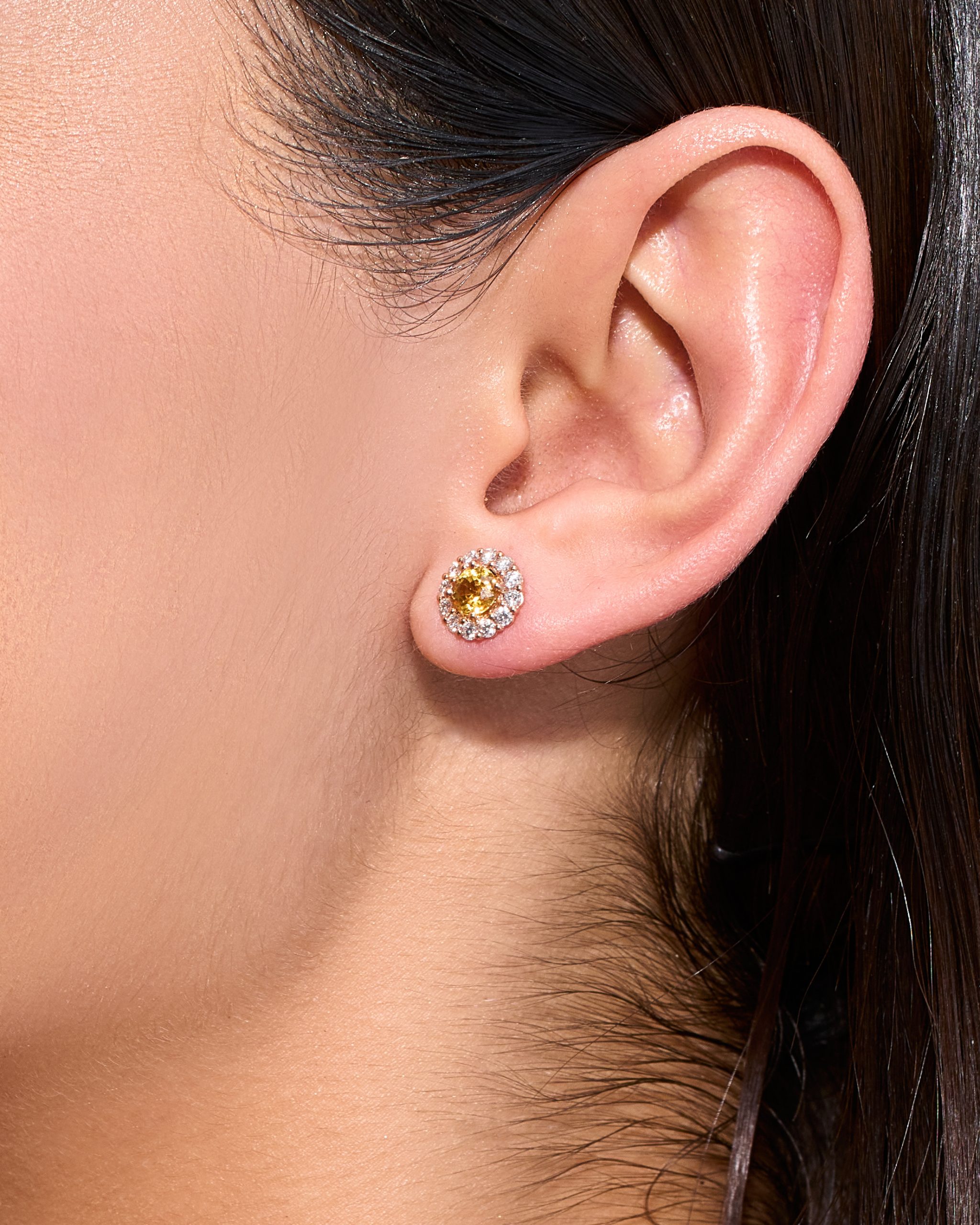 gleaming_yellow_sapphire_diamond_stud_earrings_yellow