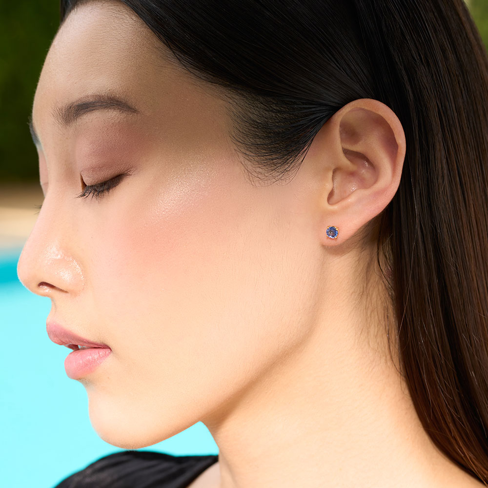 handcrafted_blue_sapphire_stud_earrings_rose