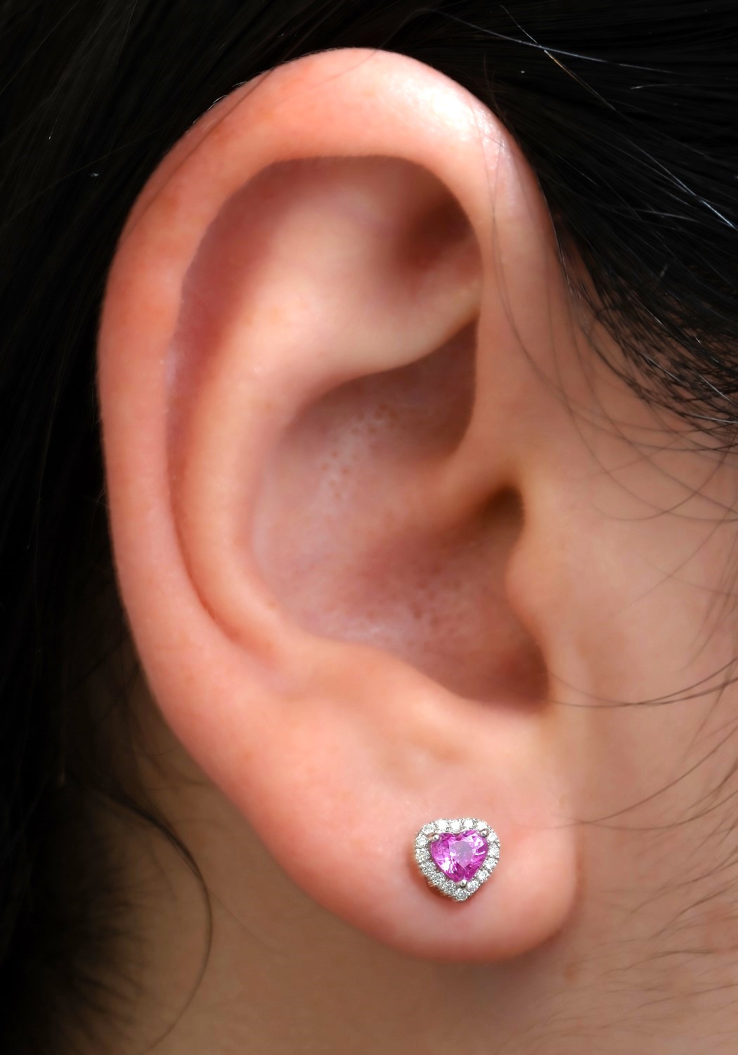 heartfelt_pink_sapphire_diamond_stud_earrings_white_02 heartfelt_pink_sapphire_diamond_stud_earrings_white