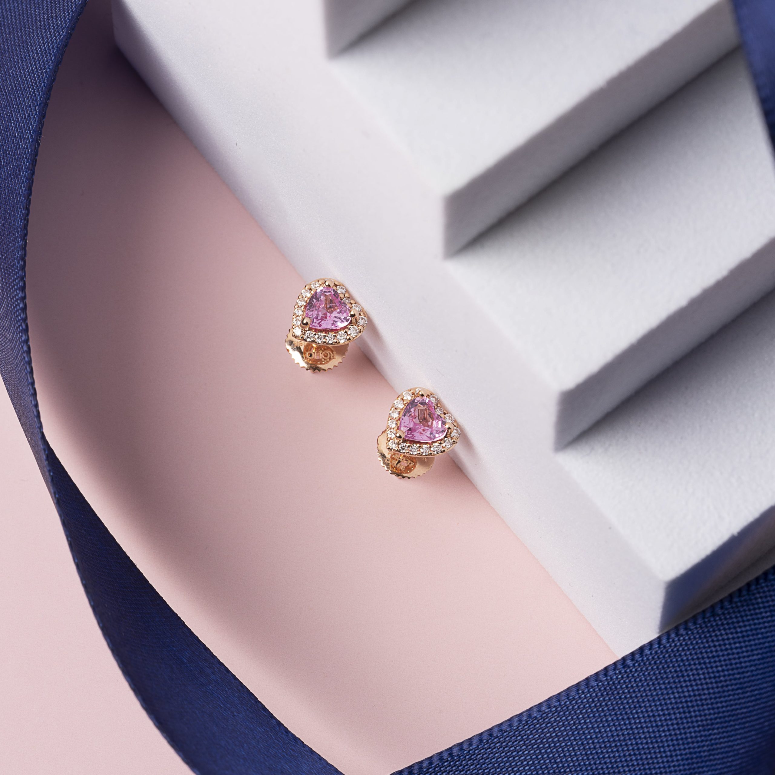 in_love_pink_sapphire_diamond_stud_earrings_rose_03 in_love_pink_sapphire_diamond_stud_earrings_rose
