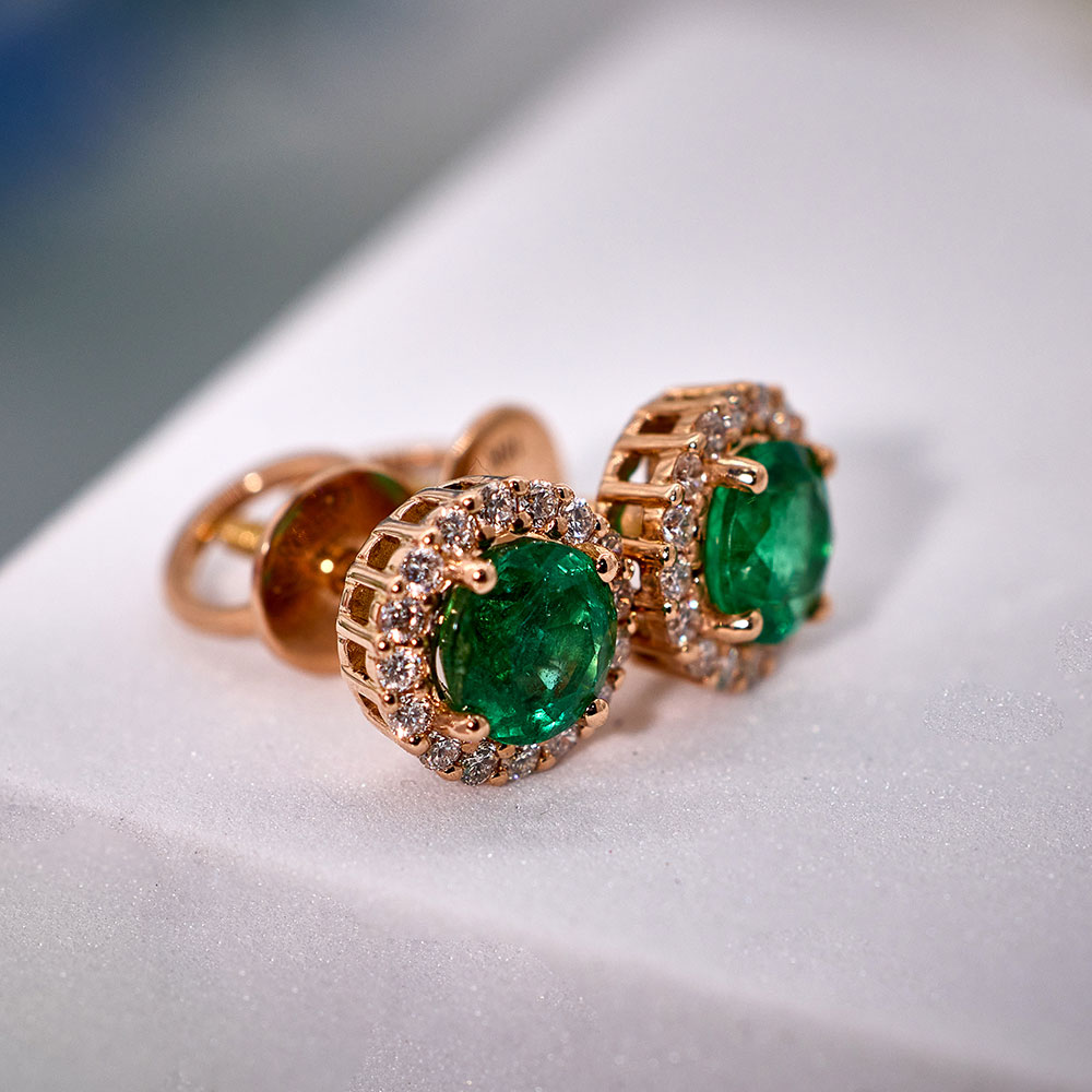rich_greenemerald_stud_earrings_with_halo_diamonds_rose_05 rich_greenemerald_stud_earrings_with_halo_diamonds_rose