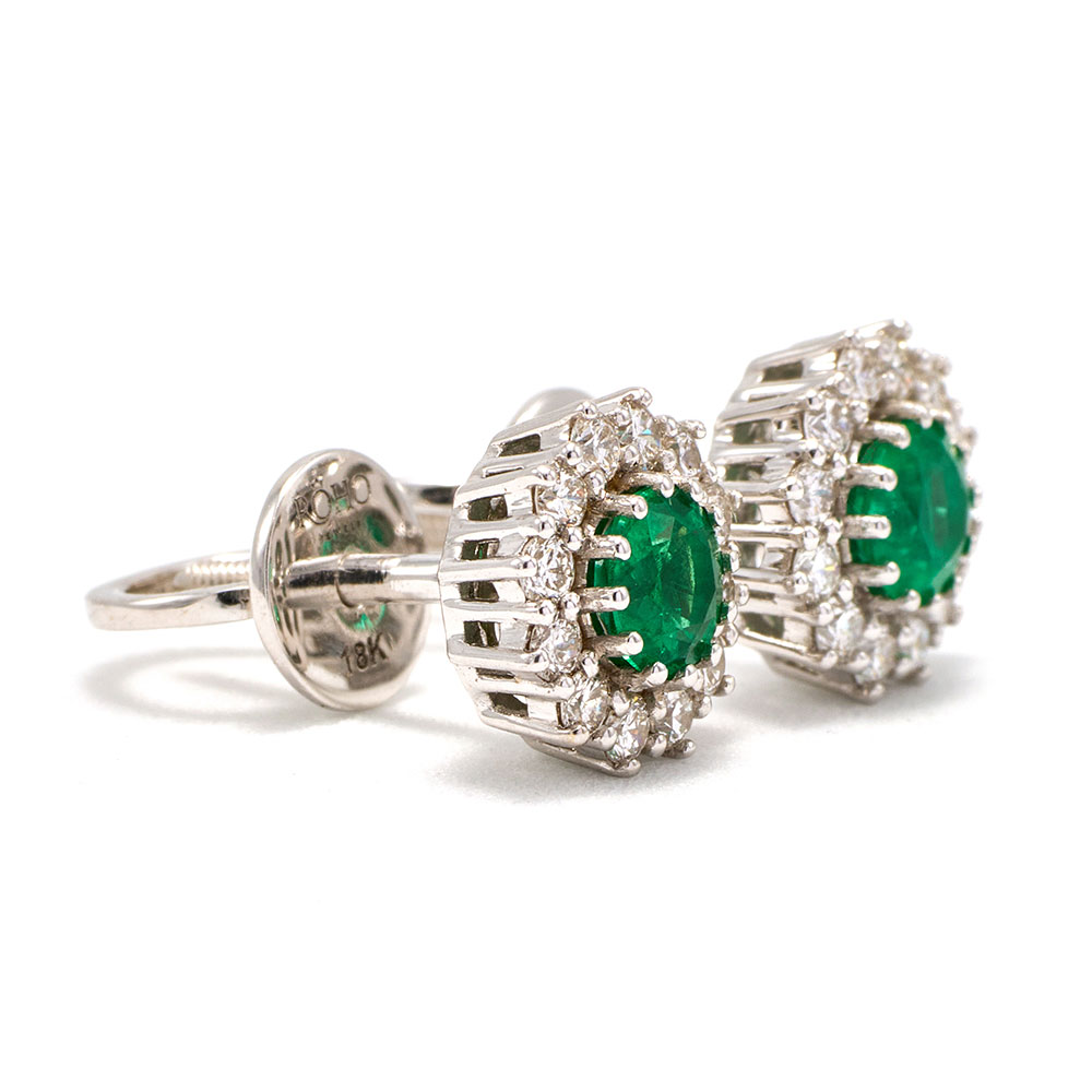 rich_greenemerald_stud_earrings_with_halo_diamonds_white