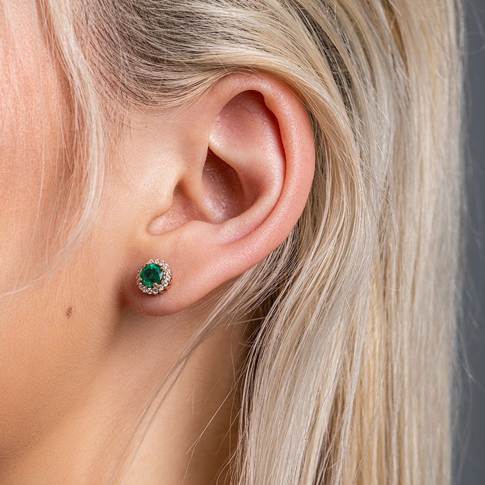 rich_greenemerald_stud_earrings_with_halo_diamonds_white