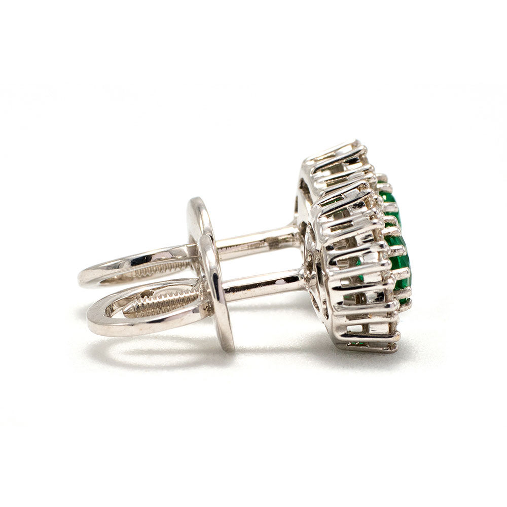 rich_greenemerald_stud_earrings_with_halo_diamonds_white
