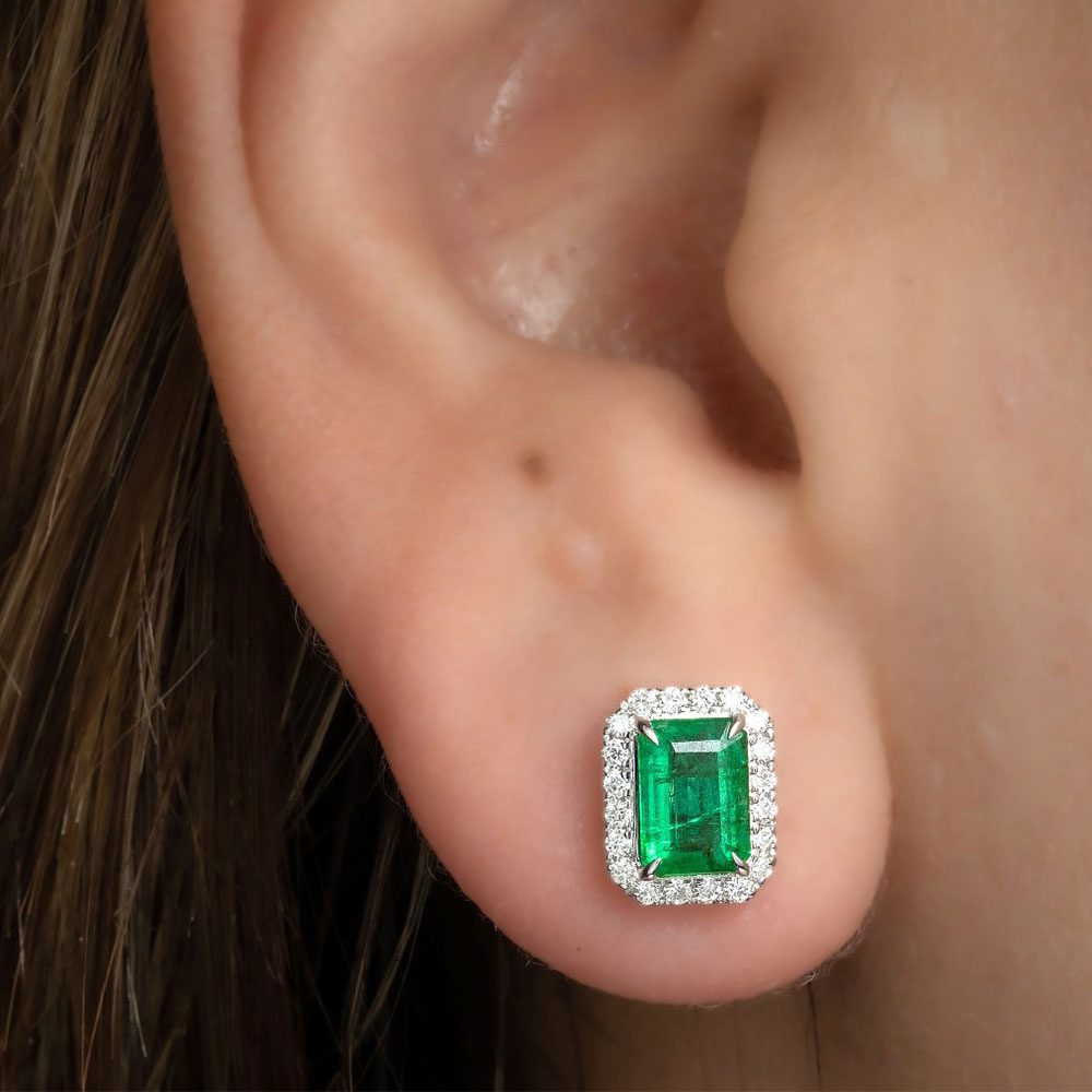 Rectangle_Emerald_Diamond_Earrings_yellow