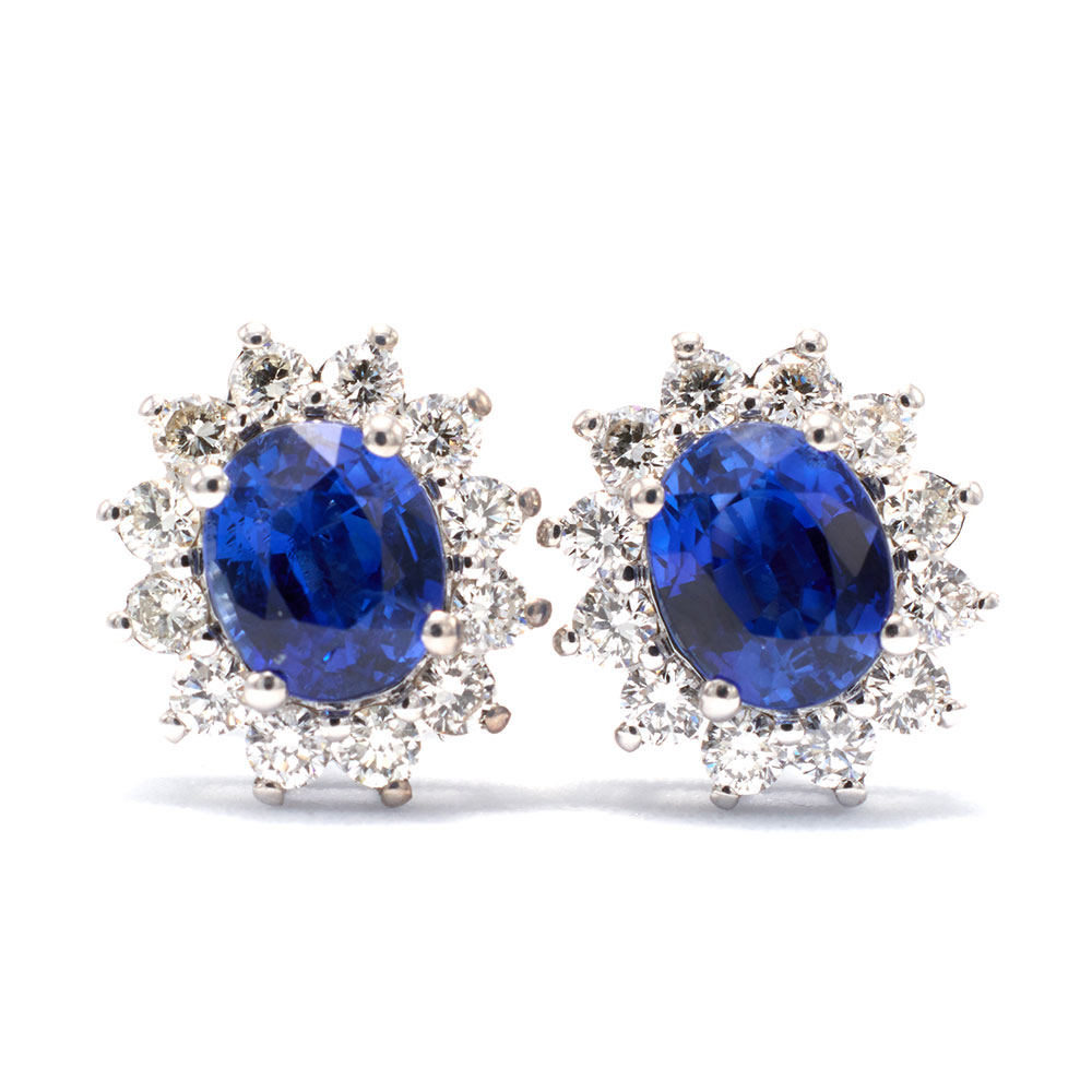 excuisite_blue_sapphire_earrings_with_halo_diamonds_yellow