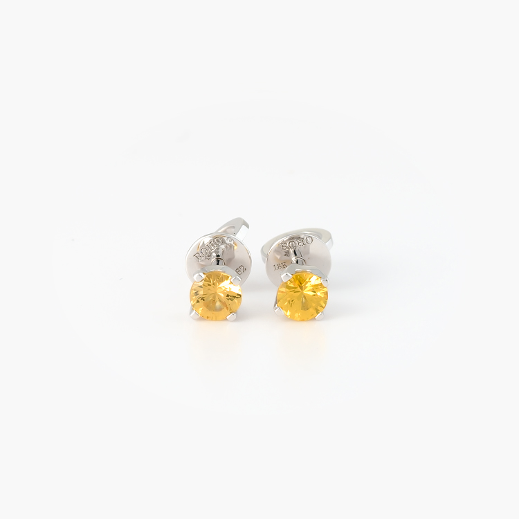YS4_WG_9 18k Gold Yellow Sapphire Stud Earrings