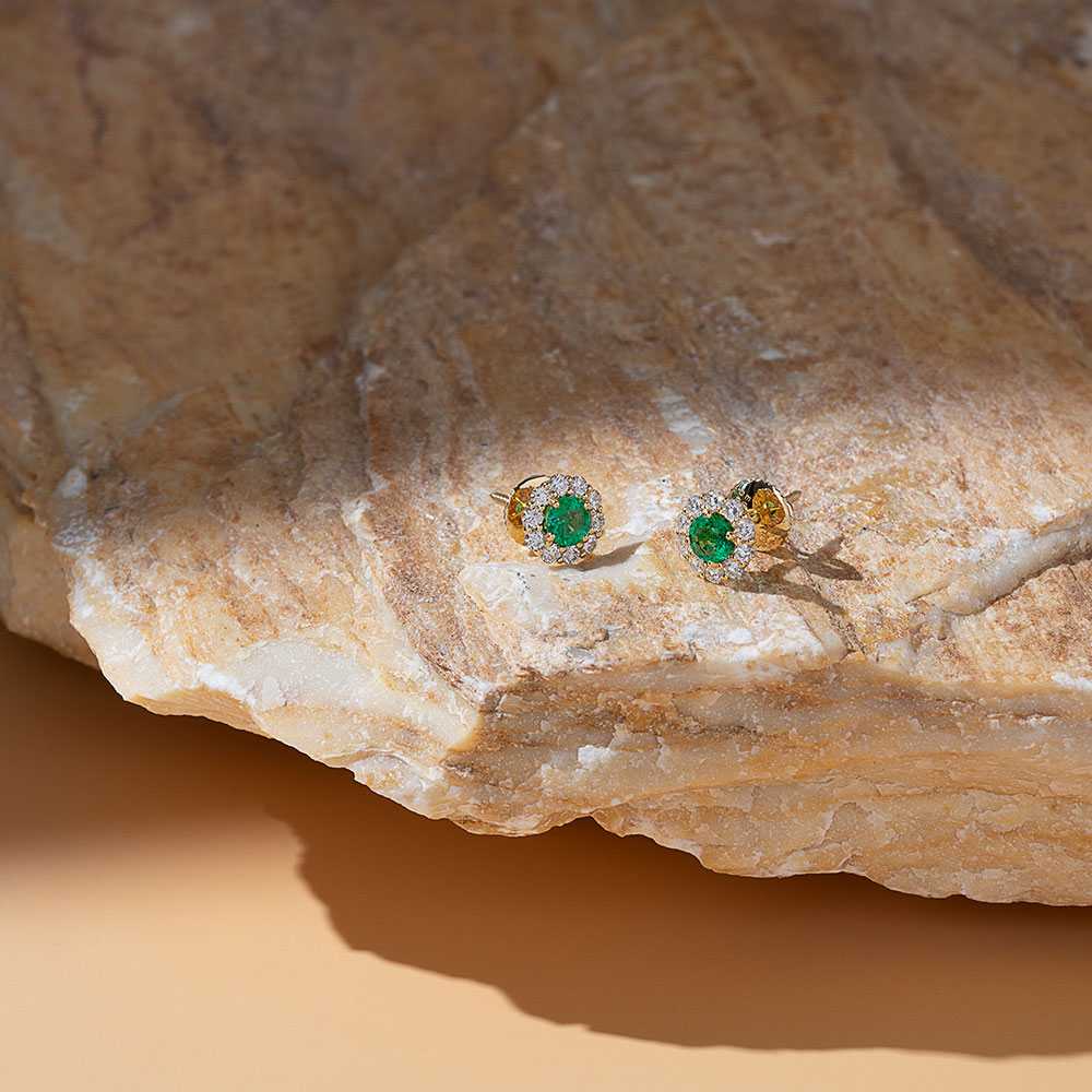 floral_emerald_diamond_stud_earrings_yellow_0_3 floral_emerald_diamond_stud_earrings_yellow